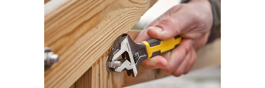How to Use an Adjustable Wrench Safely: Essential Tips & Tricks
